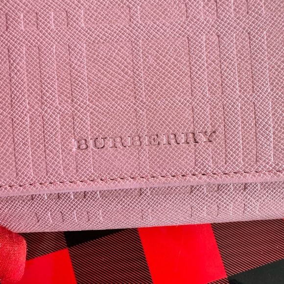 BURBERRY bi-fold wallet embossed leather pink check pattern long L-shaped zipper - Picture 7 of 17